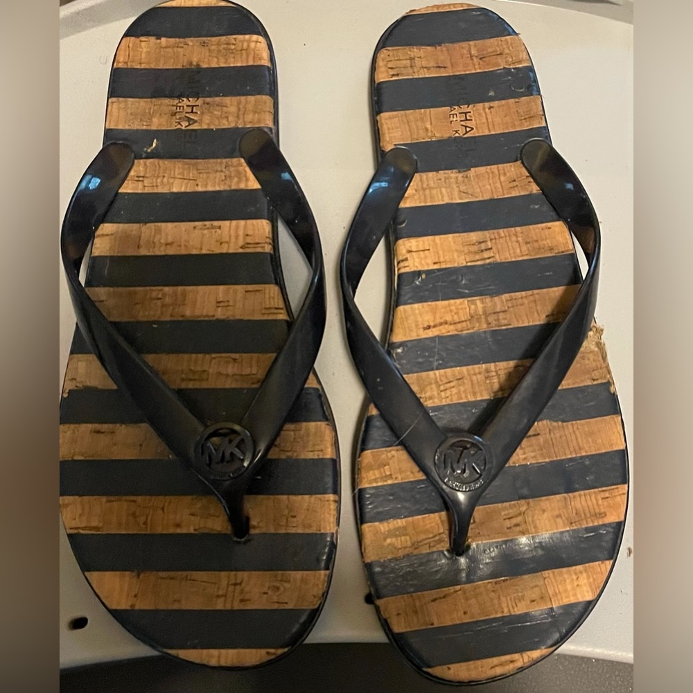 Michael kors striped flip flops size 9
